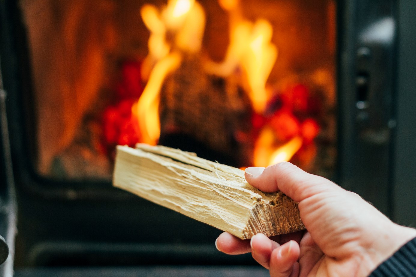 como ENCENDER una ESTUFA o CHIMENEA por PRIMERA VEZ (de leña) 